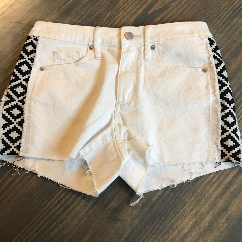 UNIVERSAL THREAD SHORTS - Picture 2 of 7